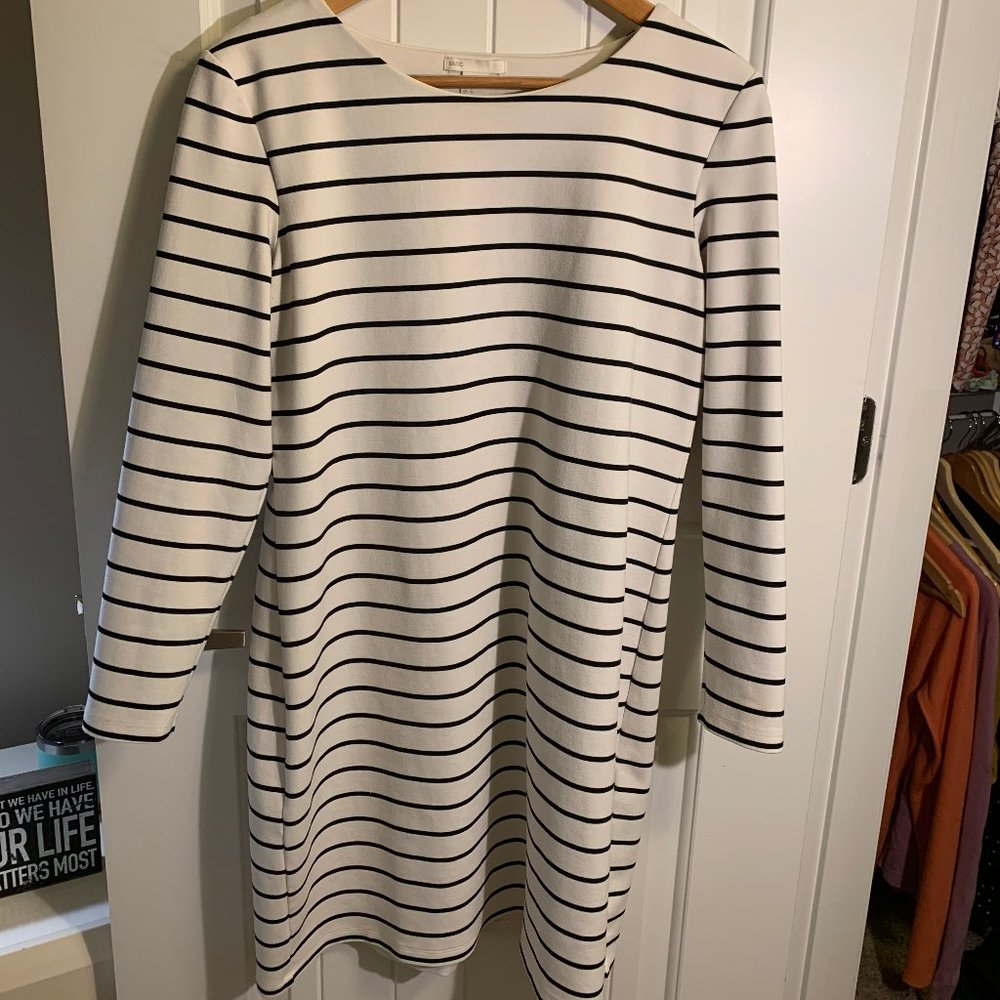 Horizontal stripes, B&W Dress